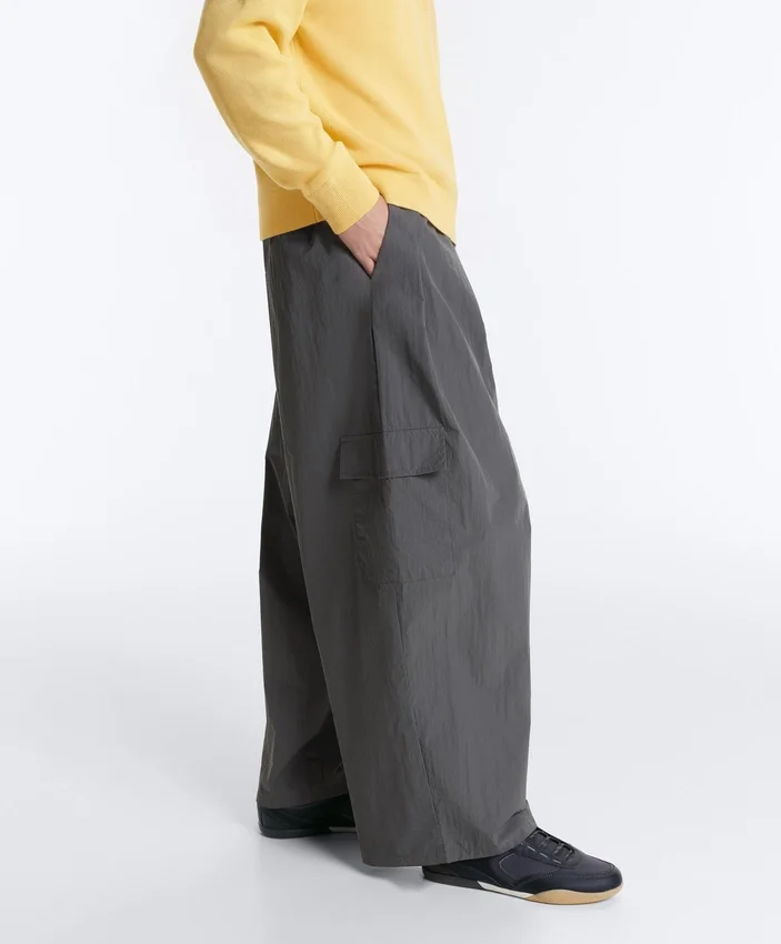 Pantalon cargo en nylon déperlant Pantalon cargo en nylon déperlant