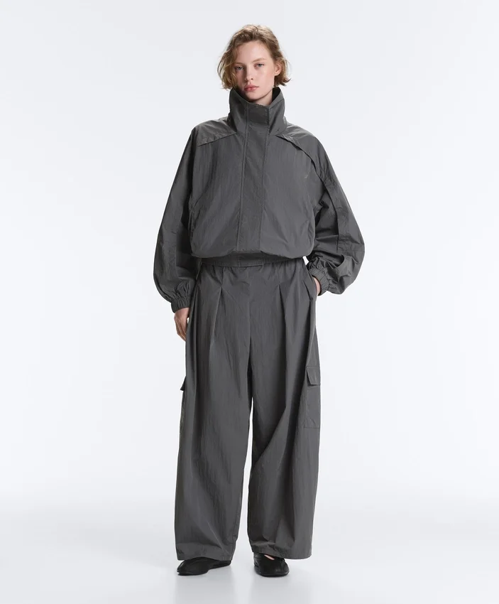Pantalon cargo en nylon déperlant Pantalon cargo en nylon déperlant