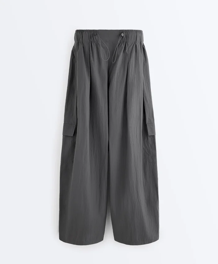 Pantalon cargo en nylon déperlant Pantalon cargo en nylon déperlant