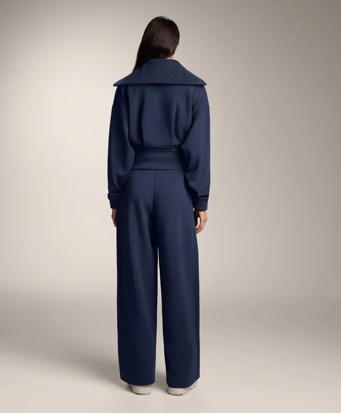 Pantalon cocon avec plis latéraux et modal brossé Pantalon cocon avec plis latéraux et modal brossé