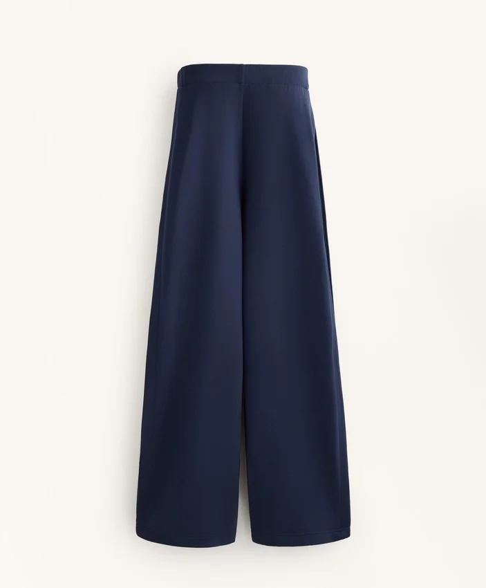 Pantalon cocon avec plis latéraux et modal brossé Pantalon cocon avec plis latéraux et modal brossé