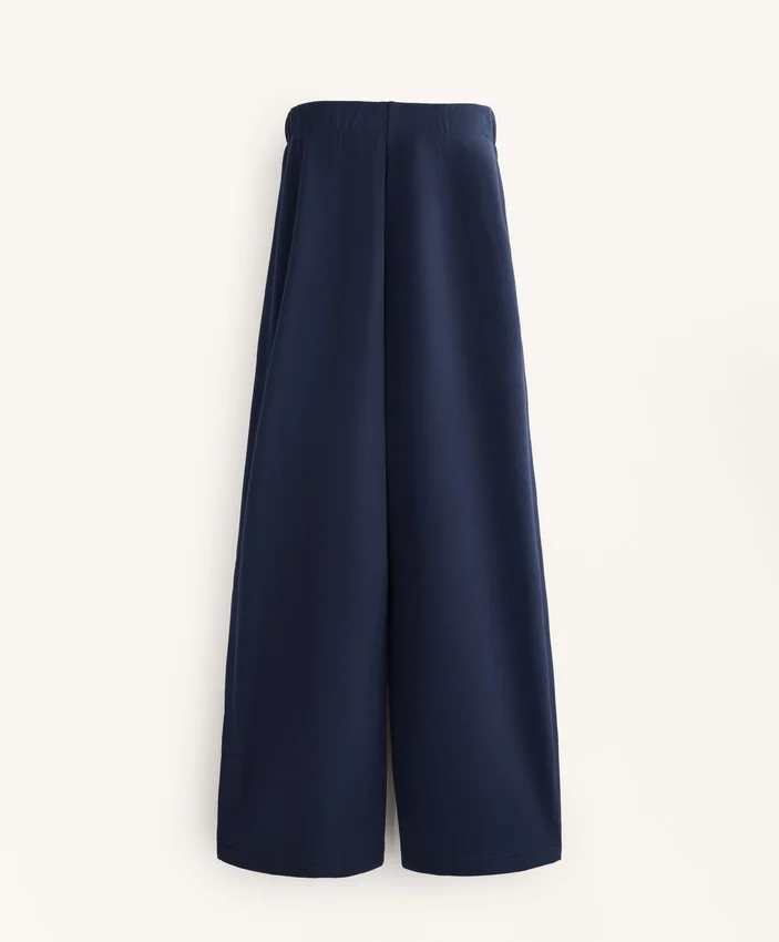 Pantalon cocon avec plis latéraux et modal brossé Pantalon cocon avec plis latéraux et modal brossé