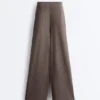 Pantalon à coupe droite avec rayures asymétriques et modal Pantalon à coupe droite avec rayures asymétriques et modal