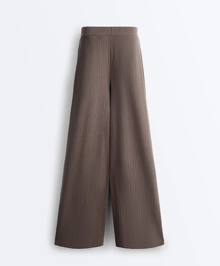Pantalon à coupe droite avec rayures asymétriques et modal Pantalon à coupe droite avec rayures asymétriques et modal
