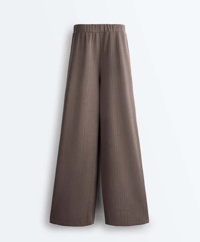 Pantalon à coupe droite avec rayures asymétriques et modal Pantalon à coupe droite avec rayures asymétriques et modal