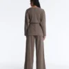 Pantalon à coupe droite avec rayures asymétriques et modal Pantalon à coupe droite avec rayures asymétriques et modal