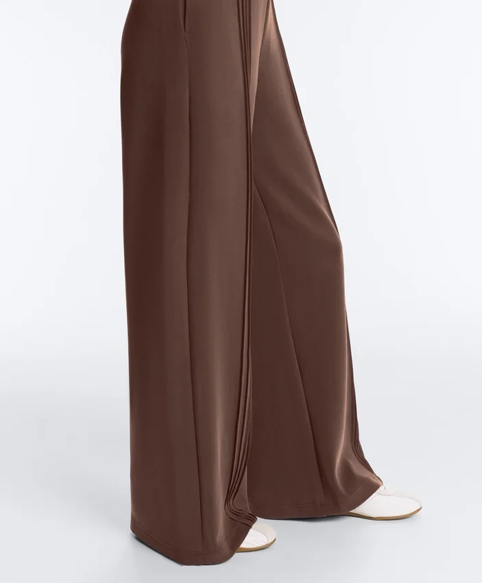 Pantalon à coupe droite en modal Soft Touch avec passepoil Pantalon à coupe droite en modal Soft Touch avec passepoil