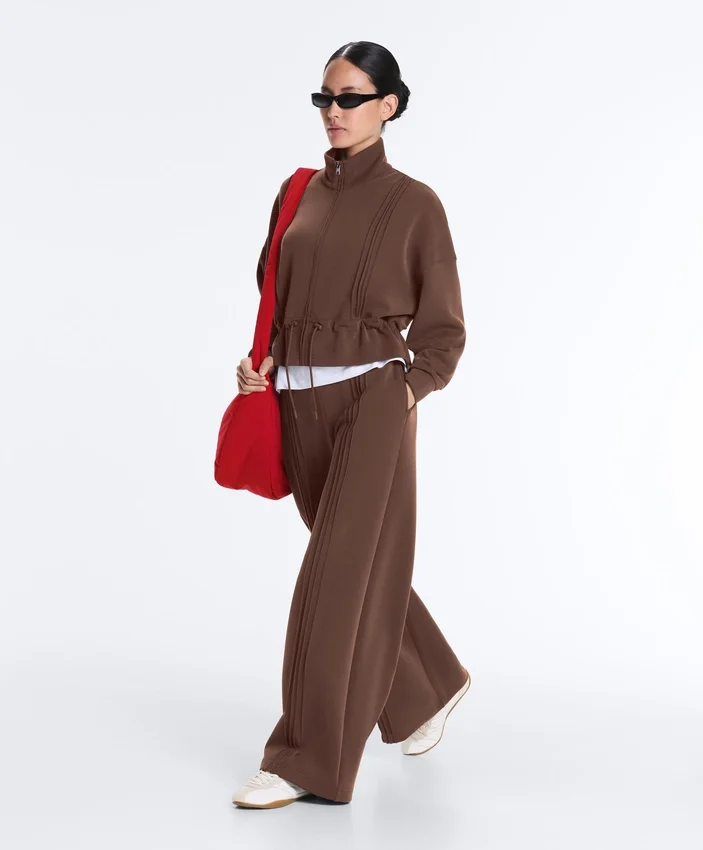 Pantalon à coupe droite en modal Soft Touch avec passepoil Pantalon à coupe droite en modal Soft Touch avec passepoil
