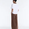 Pantalon à coupe droite en modal Soft Touch avec passepoil Pantalon à coupe droite en modal Soft Touch avec passepoil