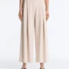 Pantalon court à jambes larges avec plis et rayures Pantalon court à jambes larges avec plis et rayures