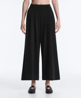 Pantalon court à jambes larges et au toucher Soft Touch, en modal et à plis