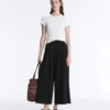 Pantalon court à jambes larges et au toucher Soft Touch, en modal et à plis Pantalon court à jambes larges et au toucher Soft Touch, en modal et à plis
