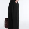 Pantalon court à jambes larges et au toucher Soft Touch, en modal et à plis Pantalon court à jambes larges et au toucher Soft Touch, en modal et à plis