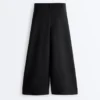 Pantalon court à jambes larges et au toucher Soft Touch, en modal et à plis Pantalon court à jambes larges et au toucher Soft Touch, en modal et à plis