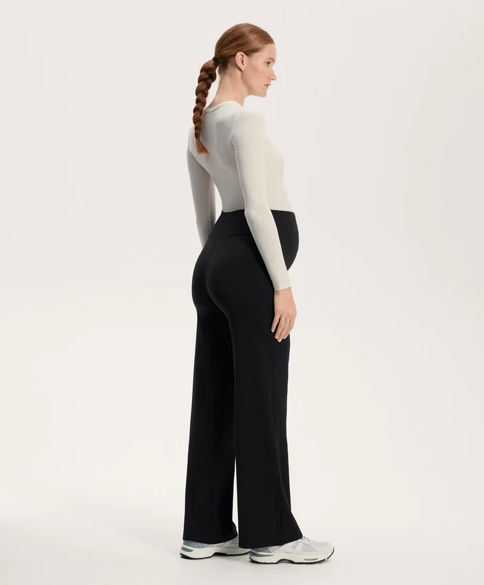 Pantalon de grossesse chaud à coupe droite Pantalon de grossesse chaud à coupe droite