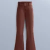 Pantalon de ski stretch évasé à taille haute et résistant à l’eau Pantalon de ski stretch évasé à taille haute et résistant à l’eau