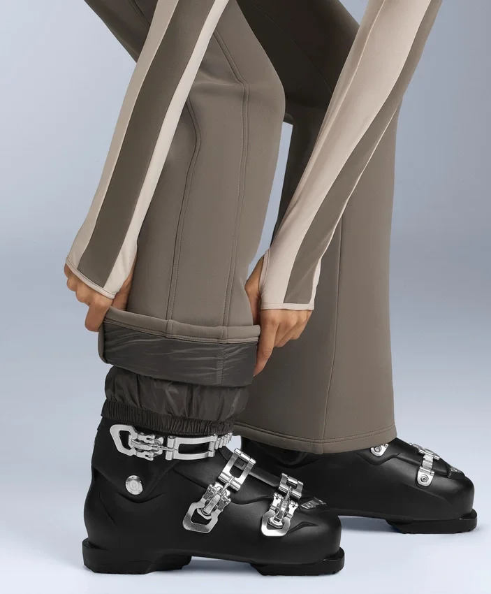 Pantalon de ski évasé extensible et imperméable Pantalon de ski évasé extensible et imperméable