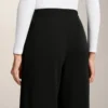 Pantalon droit avec boutons et bord-côte en modal Soft Touch Pantalon droit avec boutons et bord-côte en modal Soft Touch