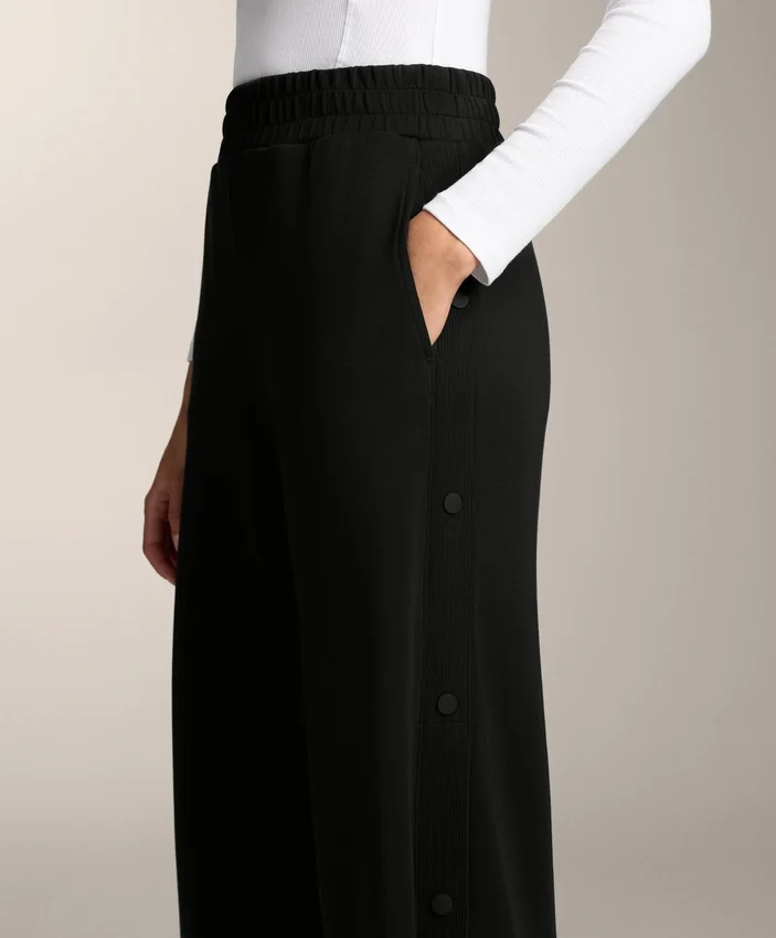 Pantalon droit avec boutons et bord-côte en modal Soft Touch Pantalon droit avec boutons et bord-côte en modal Soft Touch