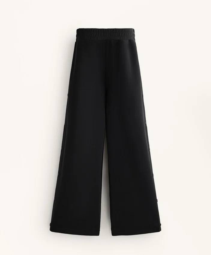 Pantalon droit avec boutons et bord-côte en modal Soft Touch Pantalon droit avec boutons et bord-côte en modal Soft Touch
