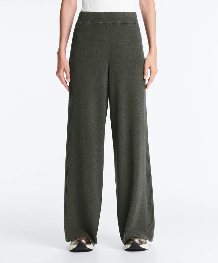 Pantalon droit en maille côtelée Pantalon droit en maille côtelée