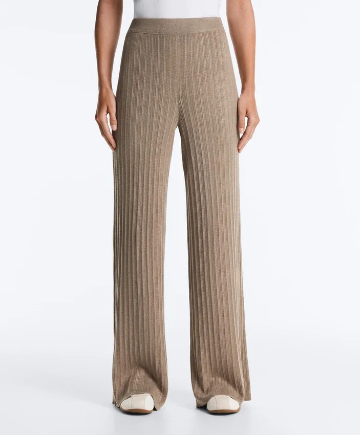 Pantalon droit en maille côtelée Pantalon droit en maille côtelée
