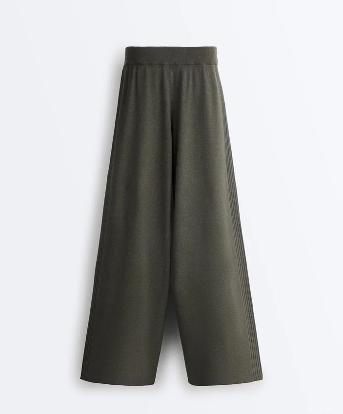 Pantalon droit en maille côtelée Pantalon droit en maille côtelée