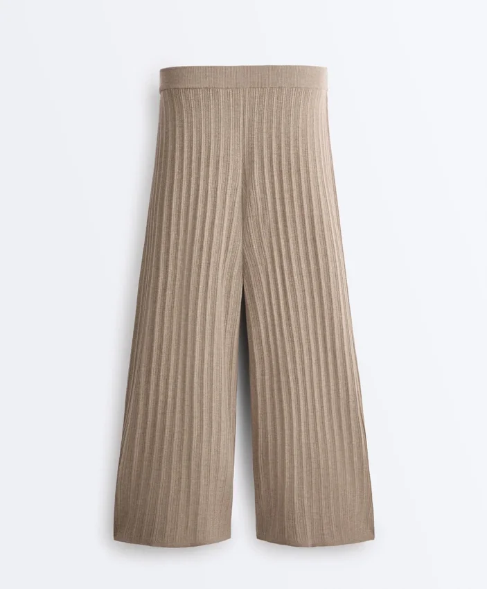 Pantalon droit en maille côtelée Pantalon droit en maille côtelée