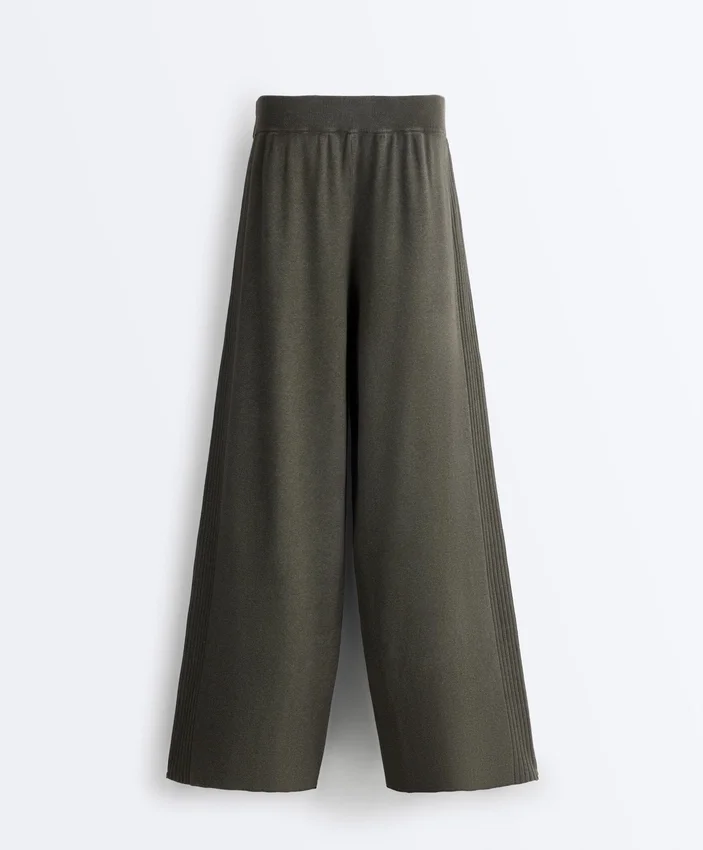 Pantalon droit en maille côtelée Pantalon droit en maille côtelée