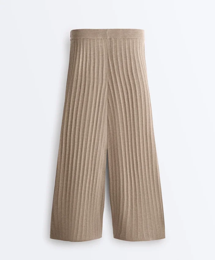 Pantalon droit en maille côtelée Pantalon droit en maille côtelée