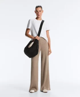 Pantalon droit en maille côtelée