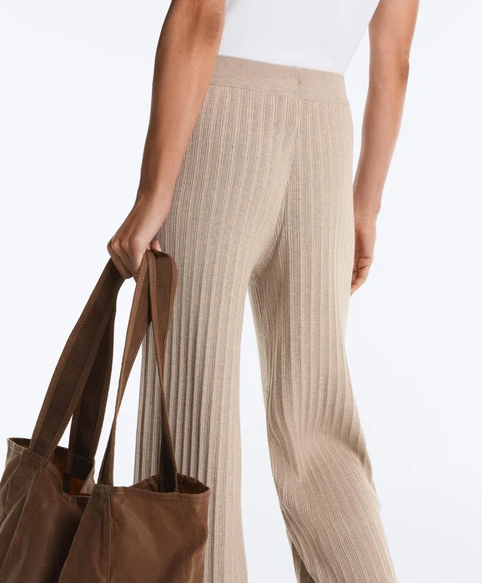 Pantalon droit en maille côtelée Pantalon droit en maille côtelée
