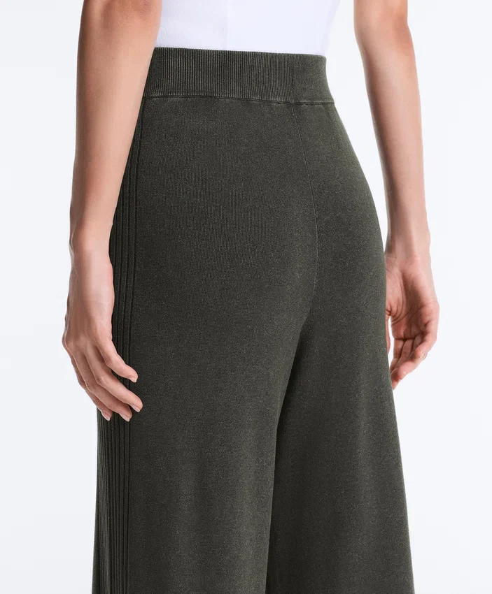 Pantalon droit en maille côtelée Pantalon droit en maille côtelée