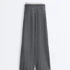 Pantalon droit en maille à motif chevrons Pantalon droit en maille à motif chevrons