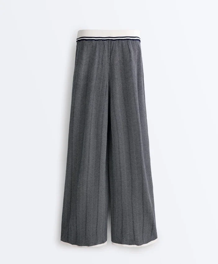 Pantalon droit en maille à motif chevrons Pantalon droit en maille à motif chevrons