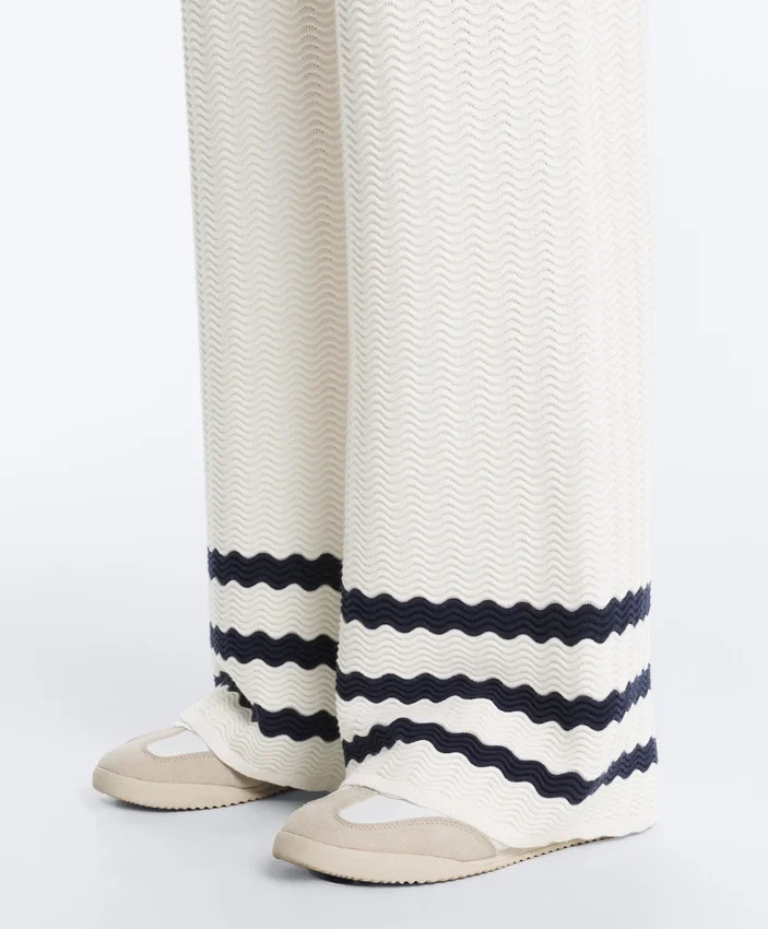 Pantalon droit en maille ondulée Pantalon droit en maille ondulée