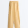 Pantalon droit en mélange de lyocell et 24 % de lin Pantalon droit en mélange de lyocell et 24 % de lin