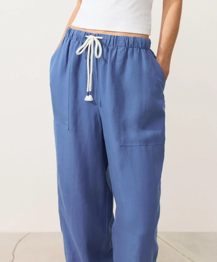 Pantalon droit en mélange de lyocell et 24 % de lin Pantalon droit en mélange de lyocell et 24 % de lin