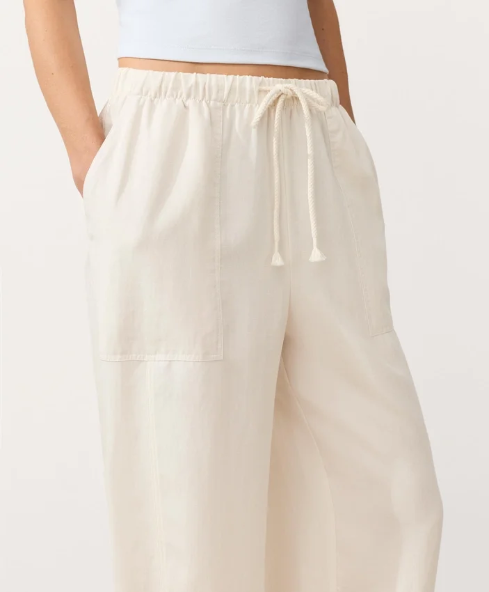 Pantalon droit en mélange de lyocell et 24 % de lin Pantalon droit en mélange de lyocell et 24 % de lin