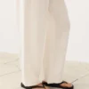Pantalon droit en mélange de lyocell et 24 % de lin Pantalon droit en mélange de lyocell et 24 % de lin