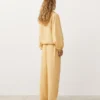 Pantalon droit en mélange de lyocell et 24 % de lin Pantalon droit en mélange de lyocell et 24 % de lin