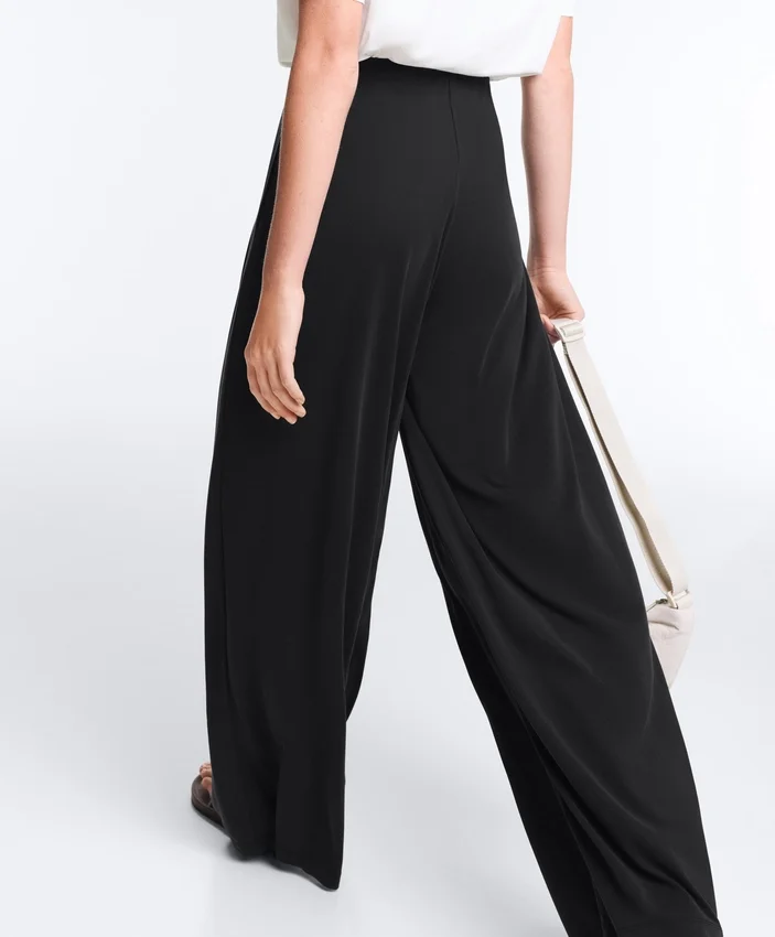 Pantalon droit en mélange de modal avec plis sur les côtés Pantalon droit en mélange de modal avec plis sur les côtés