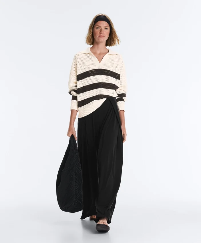 Pantalon droit en mélange de modal avec plis sur les côtés Pantalon droit en mélange de modal avec plis sur les côtés