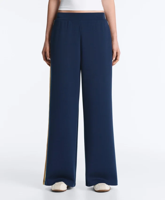 Pantalon droit en sergé avec bande latérale Pantalon droit en sergé avec bande latérale