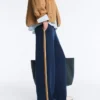 Pantalon droit en sergé avec bande latérale Pantalon droit en sergé avec bande latérale