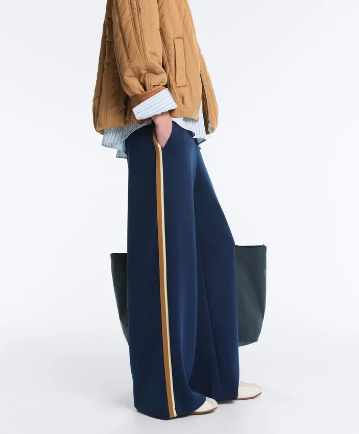 Pantalon droit en sergé avec bande latérale Pantalon droit en sergé avec bande latérale