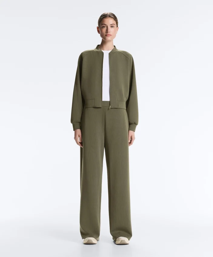Pantalon droit à rayures en modal Soft Touch Pantalon droit à rayures en modal Soft Touch