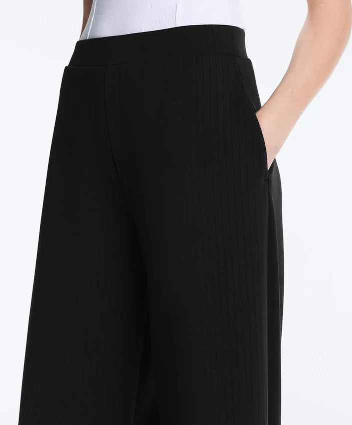 Pantalon droit à rayures en modal Soft Touch Pantalon droit à rayures en modal Soft Touch