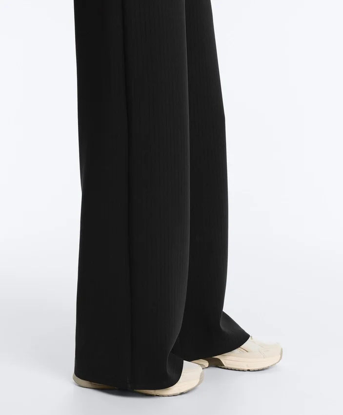 Pantalon droit à rayures en modal Soft Touch Pantalon droit à rayures en modal Soft Touch