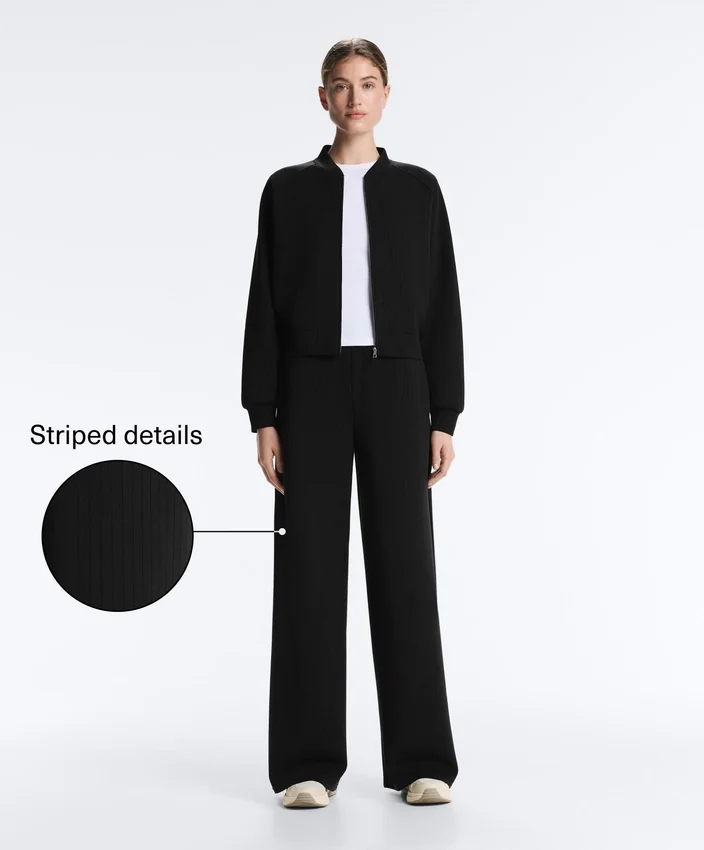 Pantalon droit à rayures en modal Soft Touch Pantalon droit à rayures en modal Soft Touch